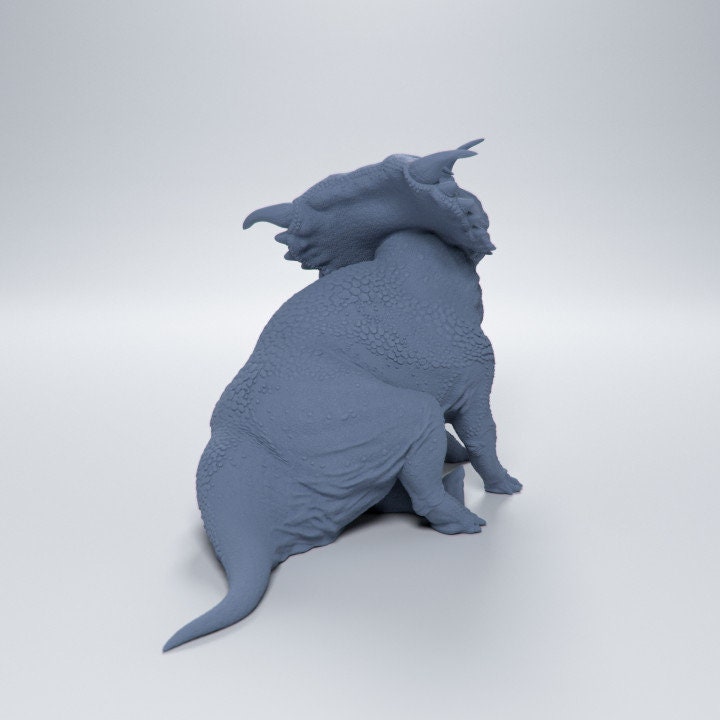 Kosmoceratops sitting - Dino and Dog Miniatures