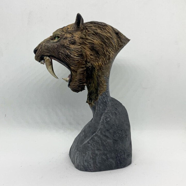 Smilodon populator bust - Dino and Dog Miniatures