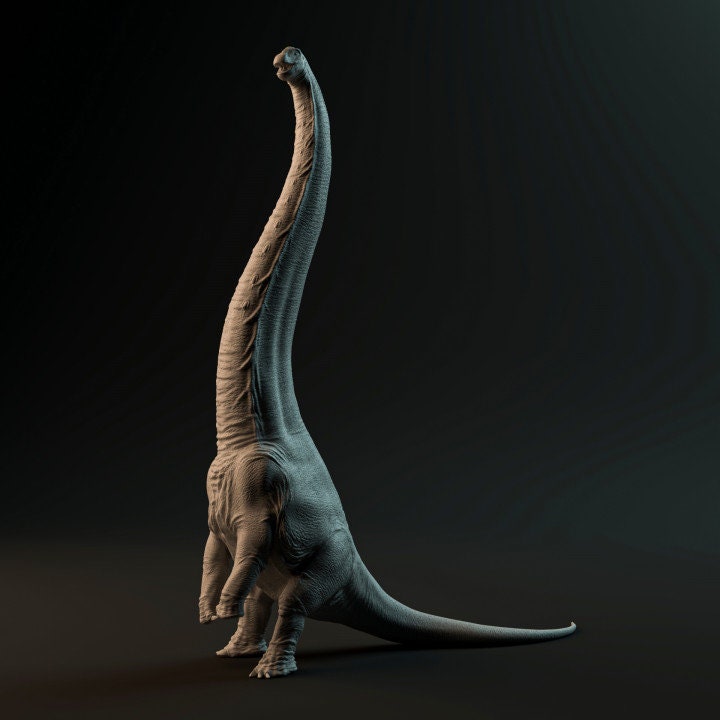 Dreadnoughtus - rear up- Dino and Dog Miniatures