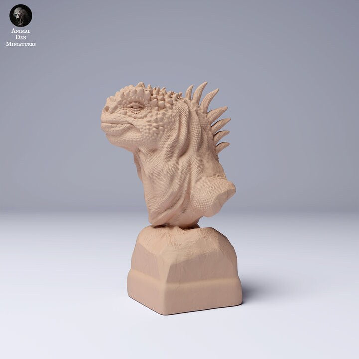 Marine Iguana Bust - UNPAINTED - Animal Den Miniatures