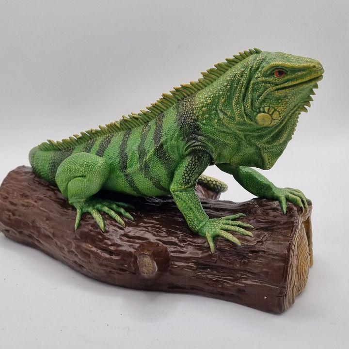 Iguana on log - UNPAINTED - Alexander3dart