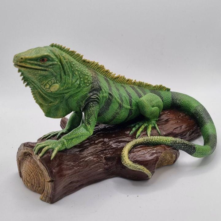 Iguana on log - UNPAINTED - Alexander3dart