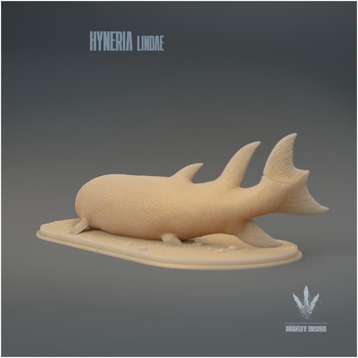 Hyneria lindae : On Land - UNPAINTED 3D Resin Figure - Miniature Museum