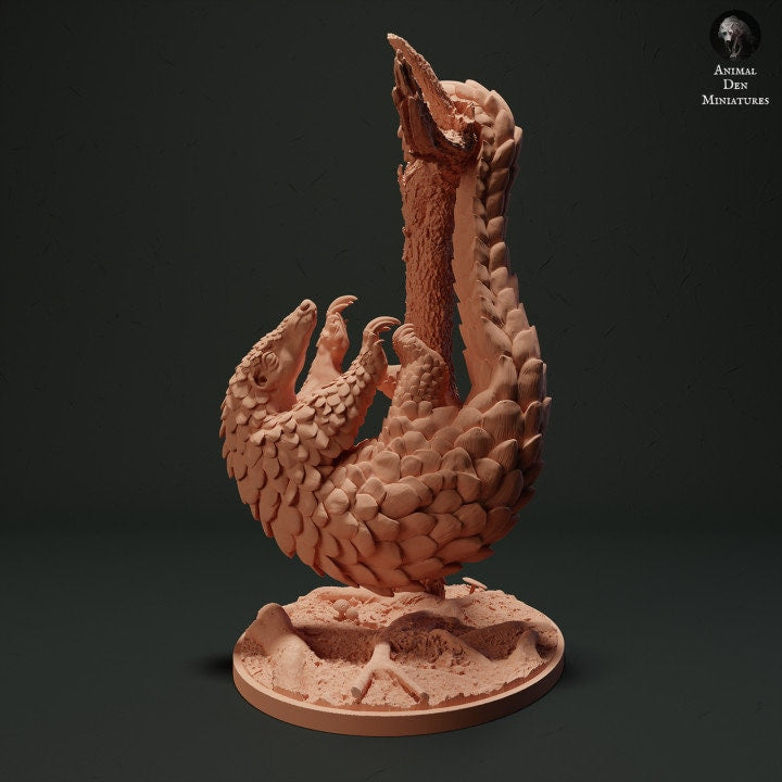 Sunda Pangolin Hanging - UNPAINTED - Animal Den Miniatures