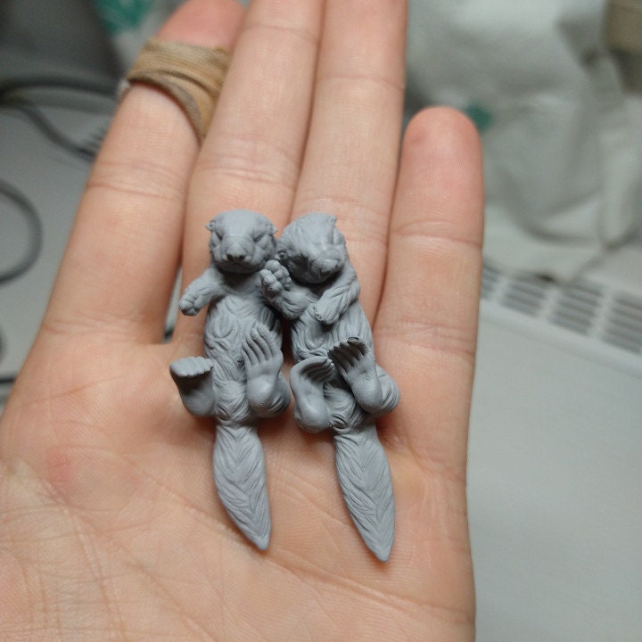 Otter Couple - UNPAINTED - Animal Den Miniatures