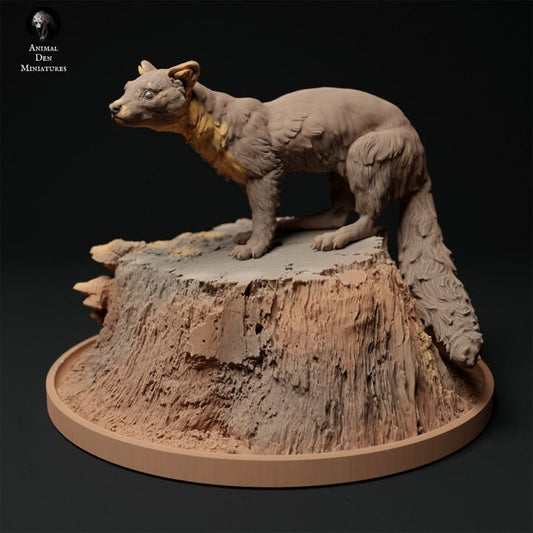Pine Marten on a Stump - UNPAINTED - Animal Den Miniatures