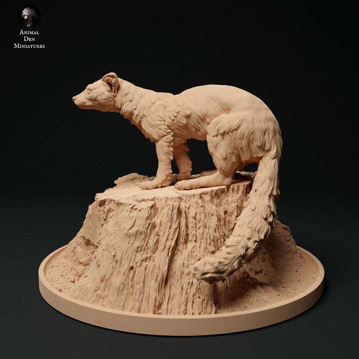 Pine Marten on a Stump - UNPAINTED - Animal Den Miniatures