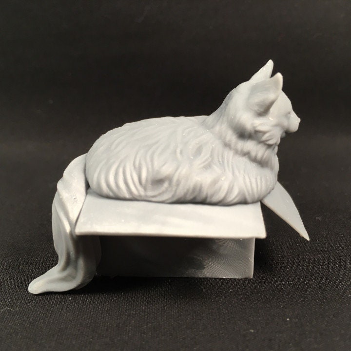 Fat cat in box - UNPAINTED - Animals & Creatures Minis