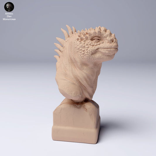Marine Iguana Bust - UNPAINTED - Animal Den Miniatures
