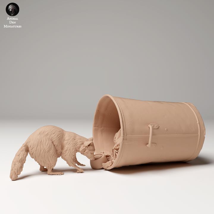 Common Raccoon Digging Through Trash - UNPAINTED - Animal Den Miniatures