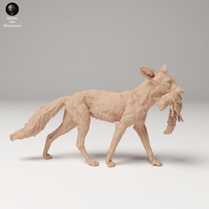 Red Fox holding a Squirrel- UNPAINTED - Animal Den Miniatures