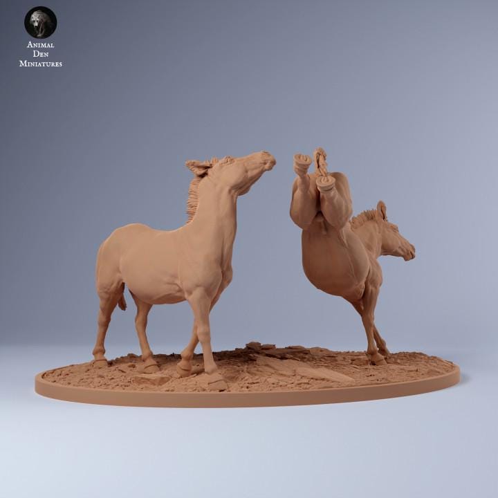 Zebras Fighting - UNPAINTED - Animal Den Miniatures