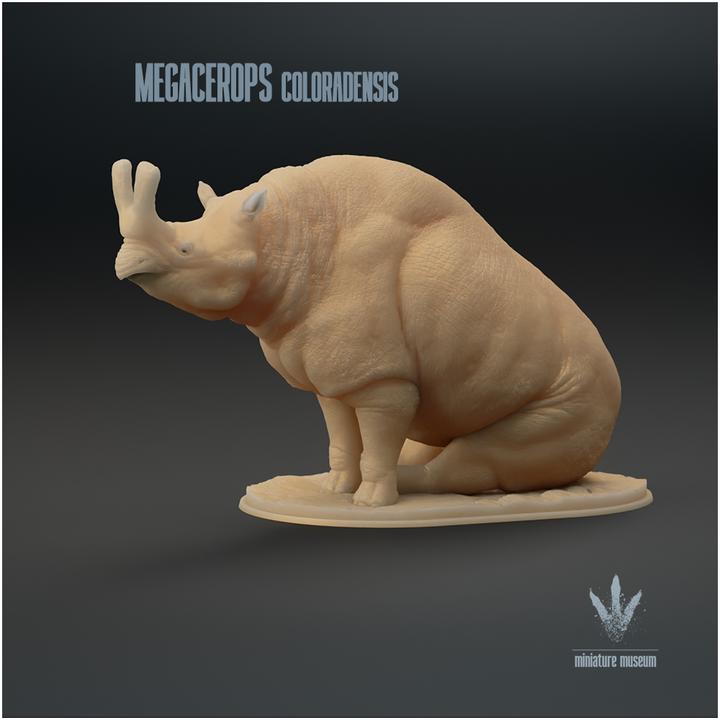 Megacerops coloradensis : Sitting - UNPAINTED - Miniature Museum