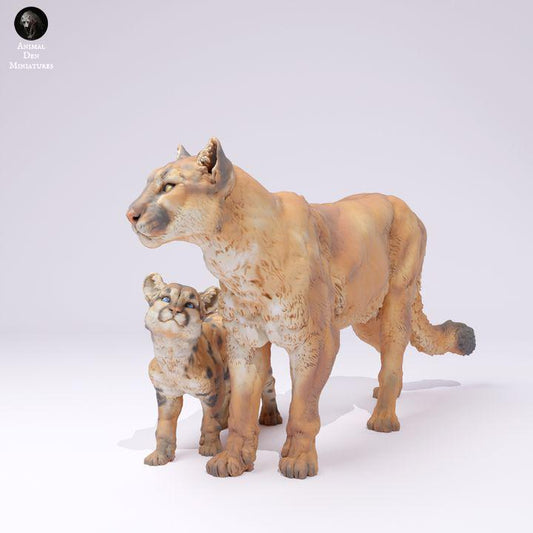 Mountain Lion and Cub - UNPAINTED - Animal Den Miniatures
